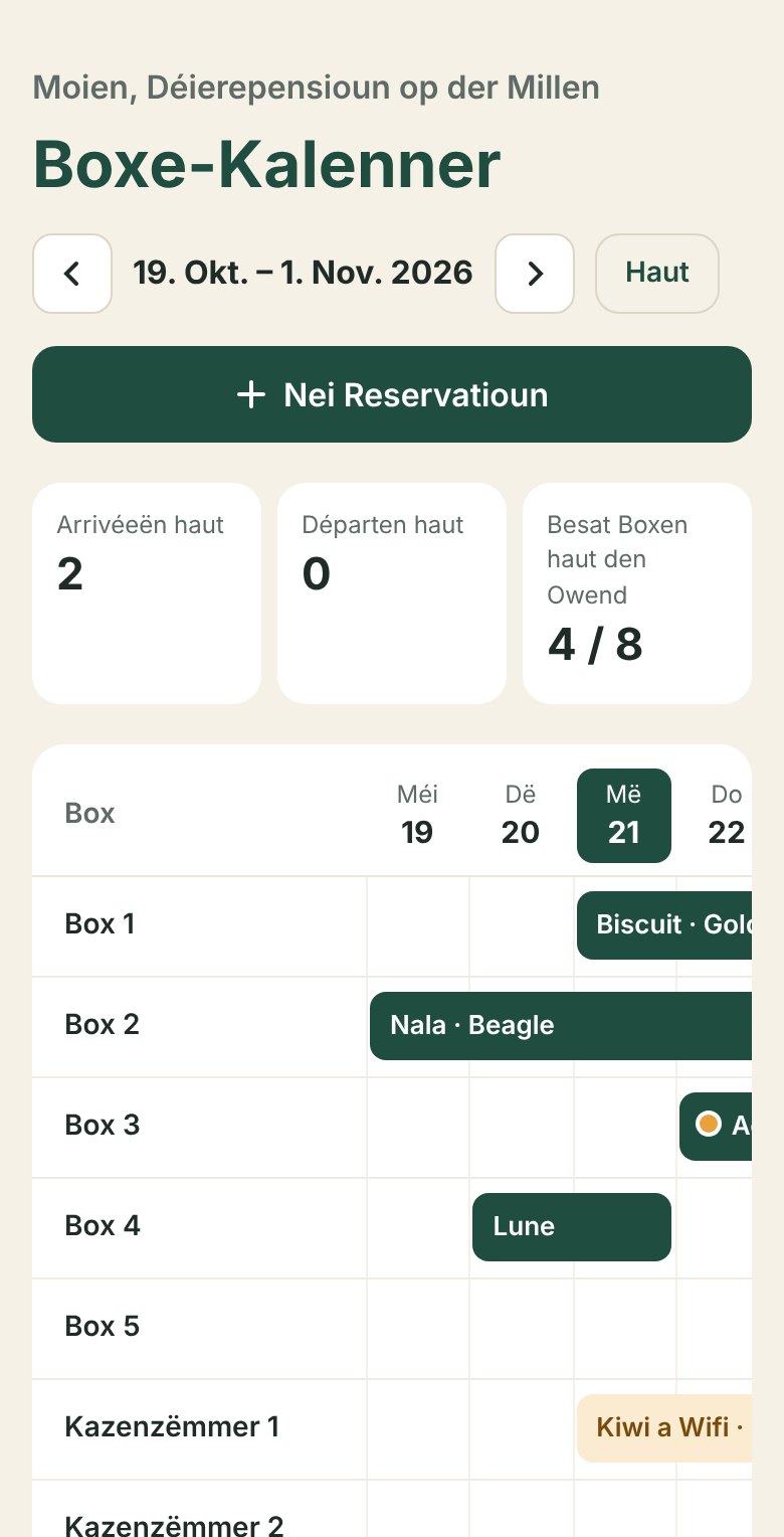 Nichée um Handy: de Boxe-Kalenner mat den Arrivéeën an Départe vum Dag